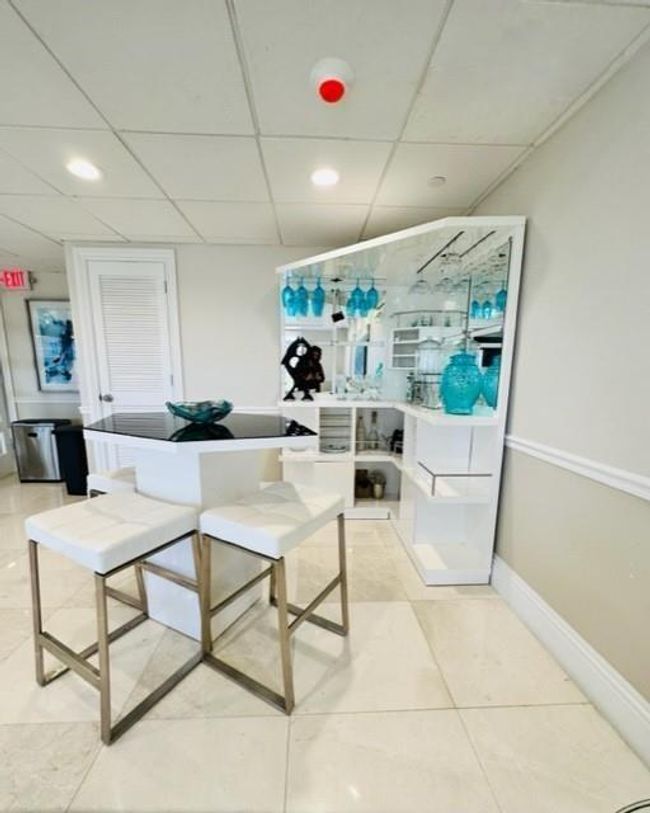 APT-212 - 1150 Hillsboro Mile, Condo with 2 bedrooms, 2 bathrooms and null parking in Hillsboro Beach FL | Image 32