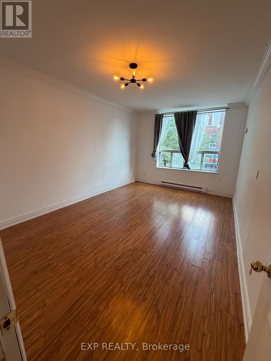 Residential Lease in Toronto (Junction Area) 4