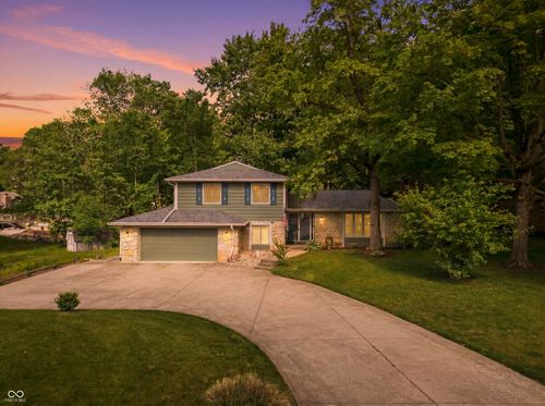 302 Maple Ct, Greenfield, IN, 46140-8847 | Card Image