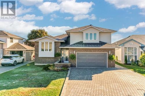 92 Ravina Ave, Garson, ON, P3L1C2 | Card Image