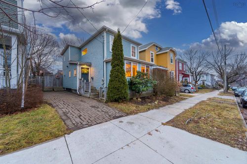 6490 London St, Halifax, NS, B3L1X4 | Card Image