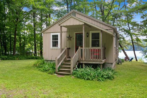 15 Shore Rd, Milton, VT, 05468-3503 | Card Image