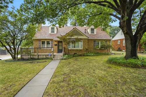 2503 E 19th St, Tulsa, OK, 74104-5805 | Card Image