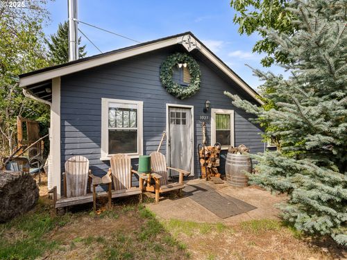 3927 Ne 47th Ave, Portland, OR, 97213-1037 | Card Image