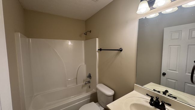 887 Branch Rd, Condo with 2 bedrooms, 2 bathrooms and 2 parking in Clarksville TN | Image 5