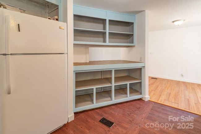 Kitchen | Image 9