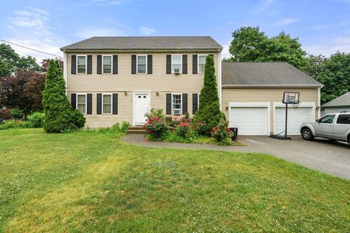86 Oakland St, Stoughton, MA, 02072-1951 | Card Image