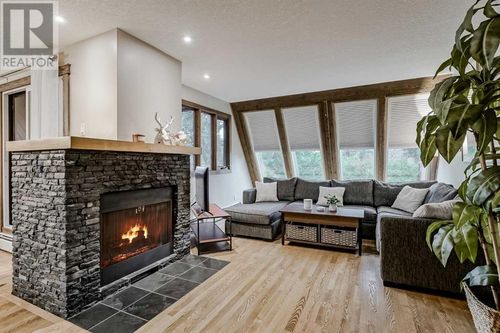 828 Coach Bluff Cres Sw, Calgary, AB, T3H1A8 | Card Image