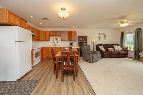 g-409 Garfield St, Gladbrook, IA, 50635-9507 | Card Image