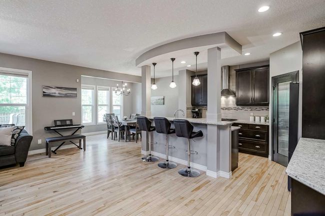 102 Marquis Grove Se, House other with 4 bedrooms, 4 bathrooms and 4 parking in Calgary AB | Image 8