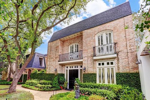 34 River Hollow Ln, Houston, TX, 77027-9402 | Card Image