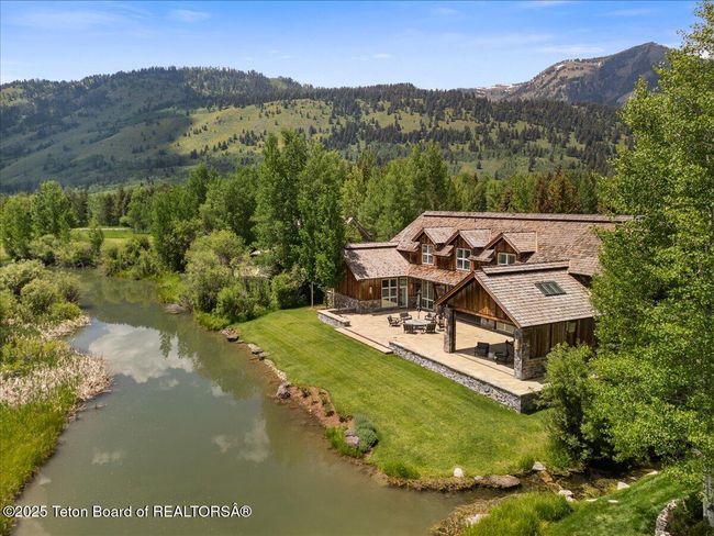 4370 Greens Pl, House other with 3 bedrooms, 5 bathrooms and null parking in Wilson WY | Image 15