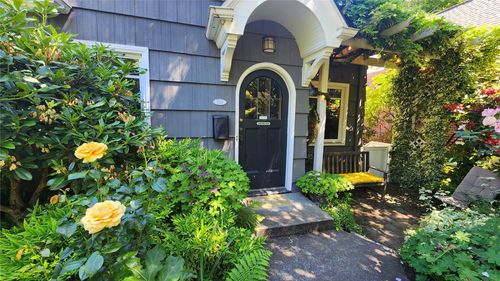 1210 25th Avenue E, Seattle, WA, 98112 | Card Image