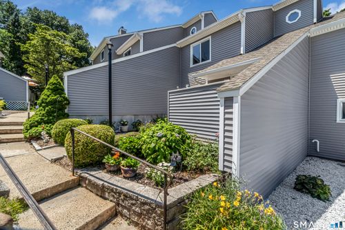 703-703 Golf Dr, East Haven, CT, 06512-1486 | Card Image