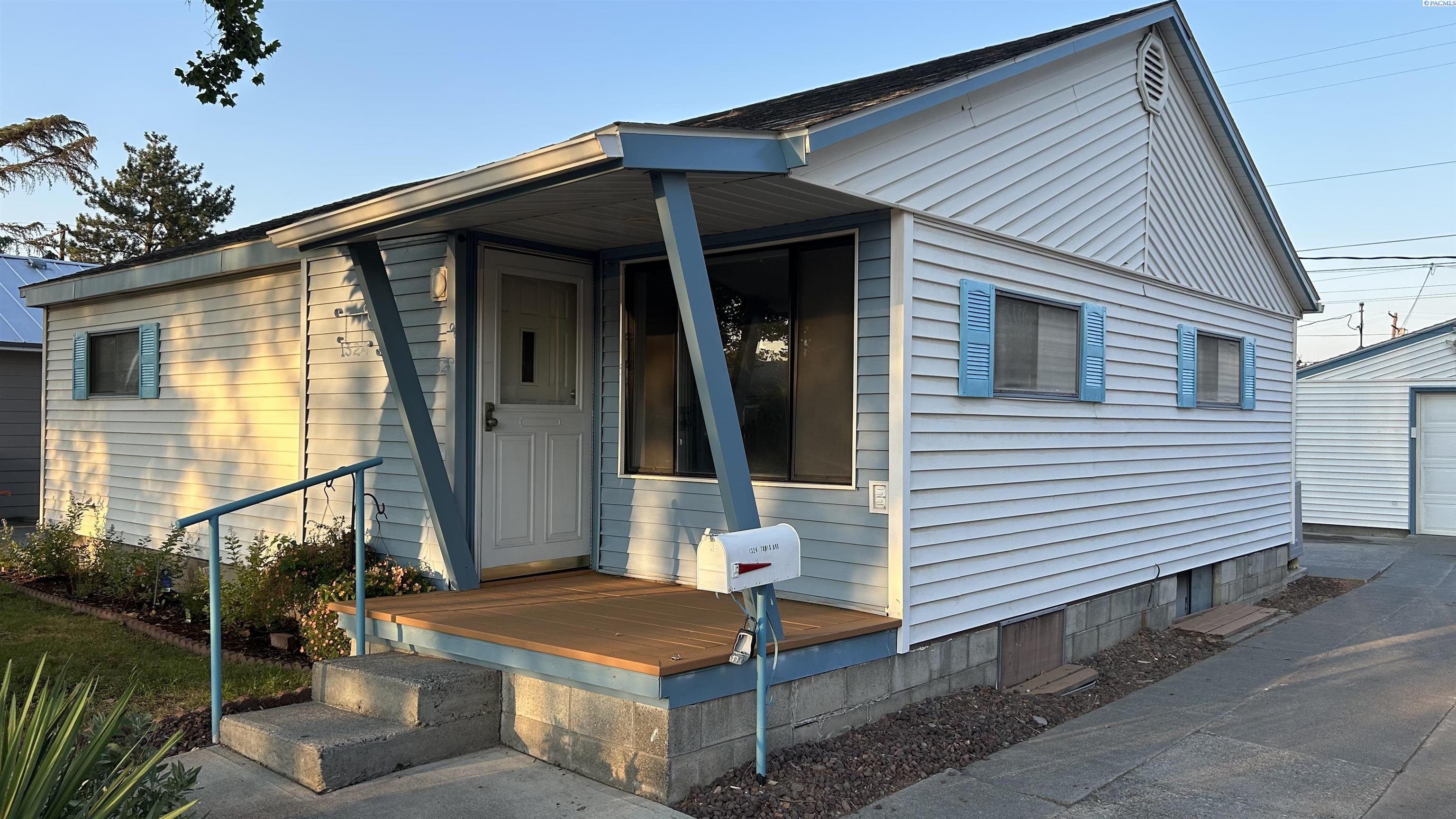 Tunis Ave, Richland, WA 99354