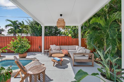 802 Mallard Dr, Delray Beach, FL, 33444-2029 | Card Image