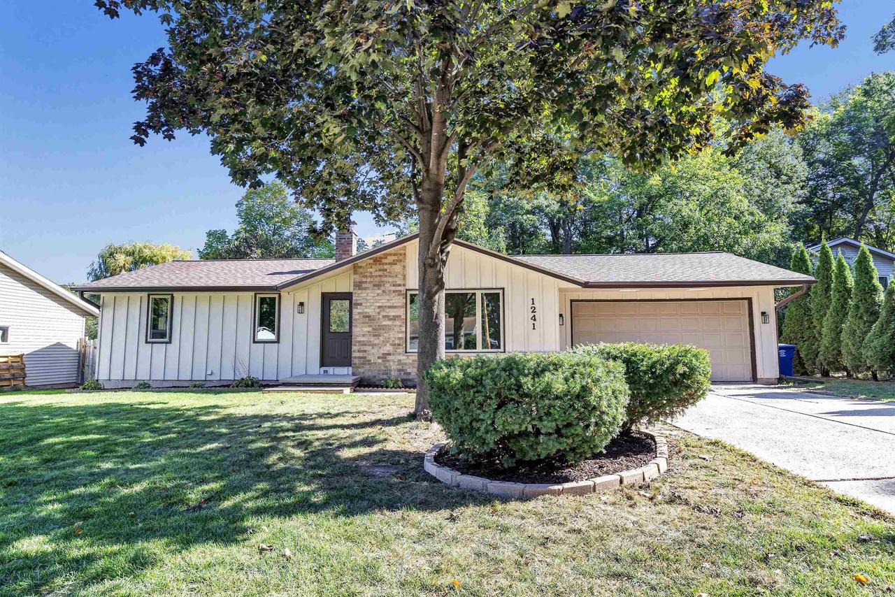 Delray Dr, Green Bay, WI 54304
