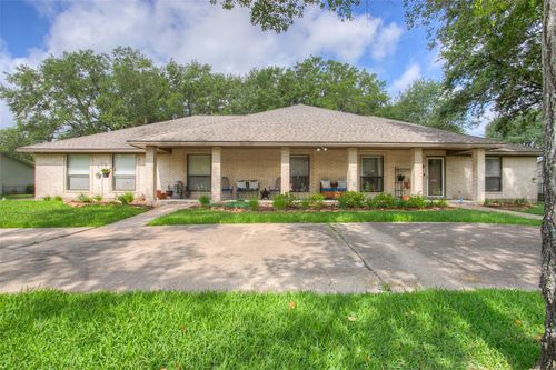 426 Brook Hollow Dr, Huntsville, TX, 77340 | Card Image