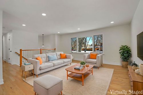 496 Raupp Blvd, Buffalo Grove, IL, 60089-3447 | Card Image