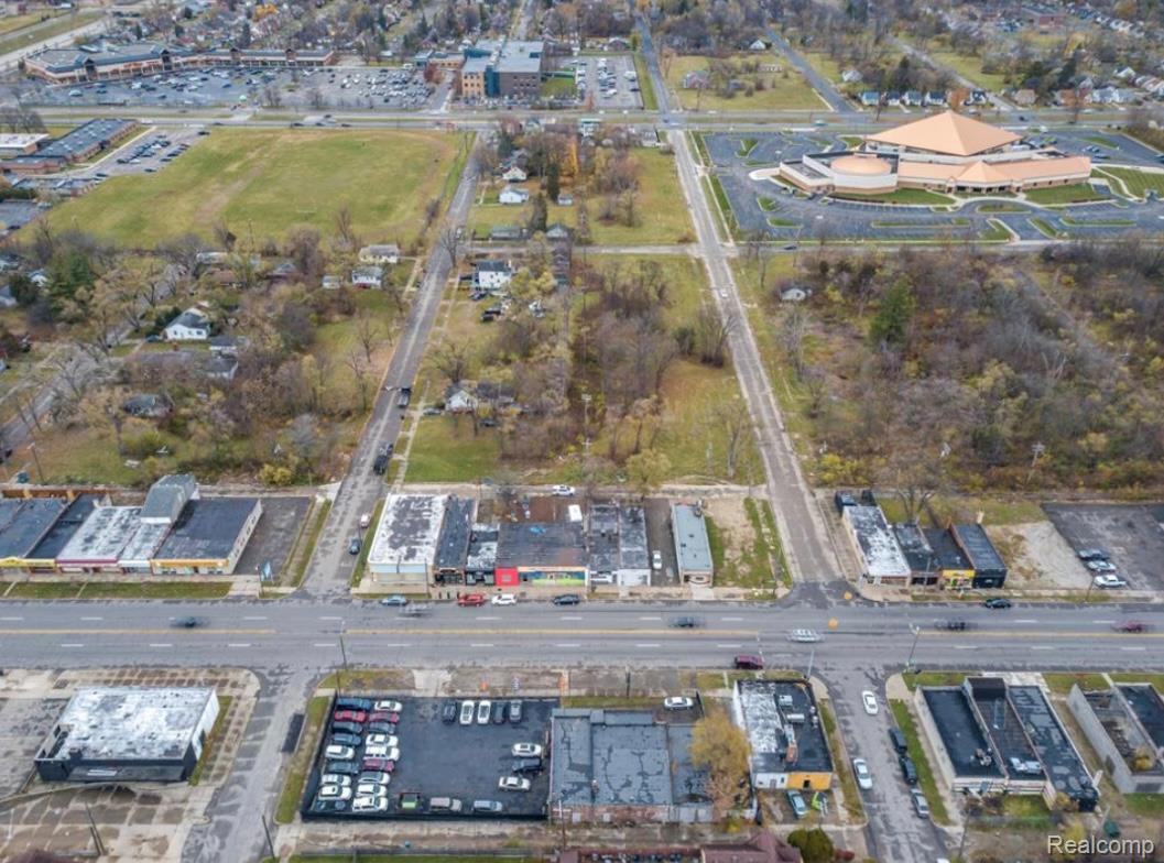 Commercial Sale in Detroit 3