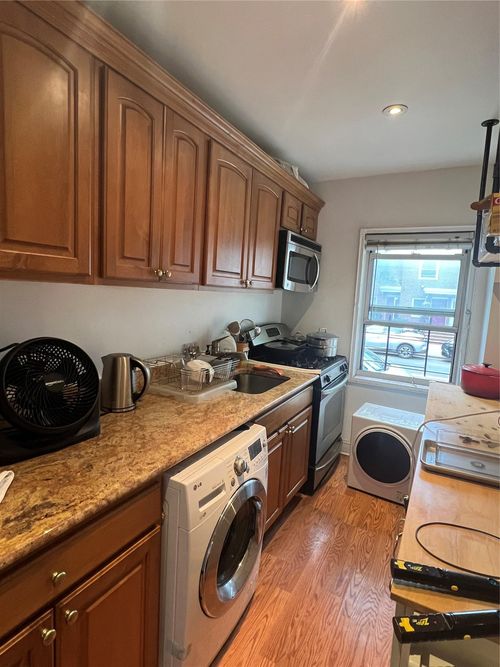 a-13846 68th Dr, Flushing, NY, 11367-1633 | Card Image