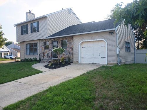 2 Boothbay Dr, Cape May, NJ, 08204-4229 | Card Image