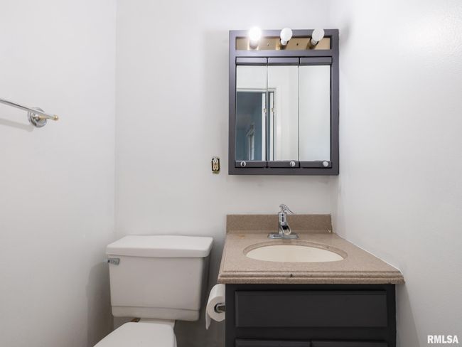 106 N 5 Th St, House other with 3 bedrooms, 2 bathrooms and null parking in Dunlap IL | Image 34