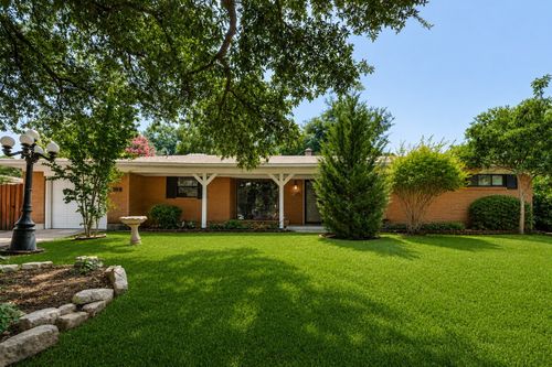 905 Ridgewood Ter, Arlington, TX, 76012-3121 | Card Image