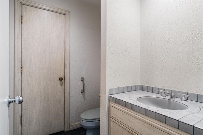 1409 Glenbrook Ter, House other with 3 bedrooms, 4 bathrooms and null parking in Nichols Hills OK | Image 12