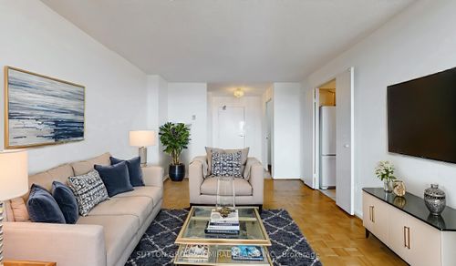 901-80 Inverlochy Blvd, Thornhill, ON, L3T4P3 | Card Image