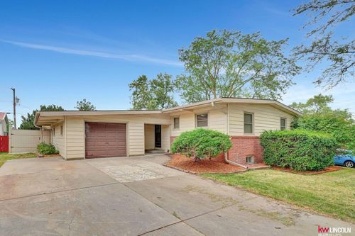 815 Northborough Ln, Lincoln, NE, 68505-2125 | Card Image
