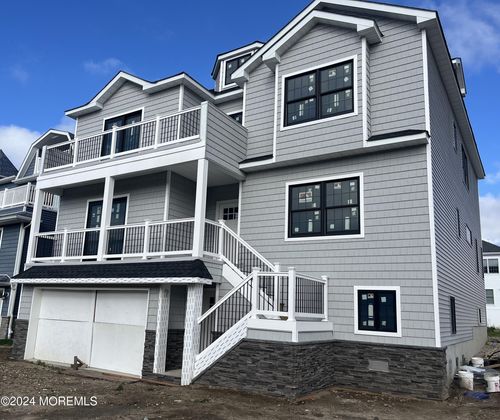 1611 Ocean Ave, Point Pleasant Beach, NJ, 08742-4655 | Card Image