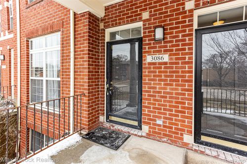 3086 Camden Dr, Troy, MI, 48084-7020 | Card Image