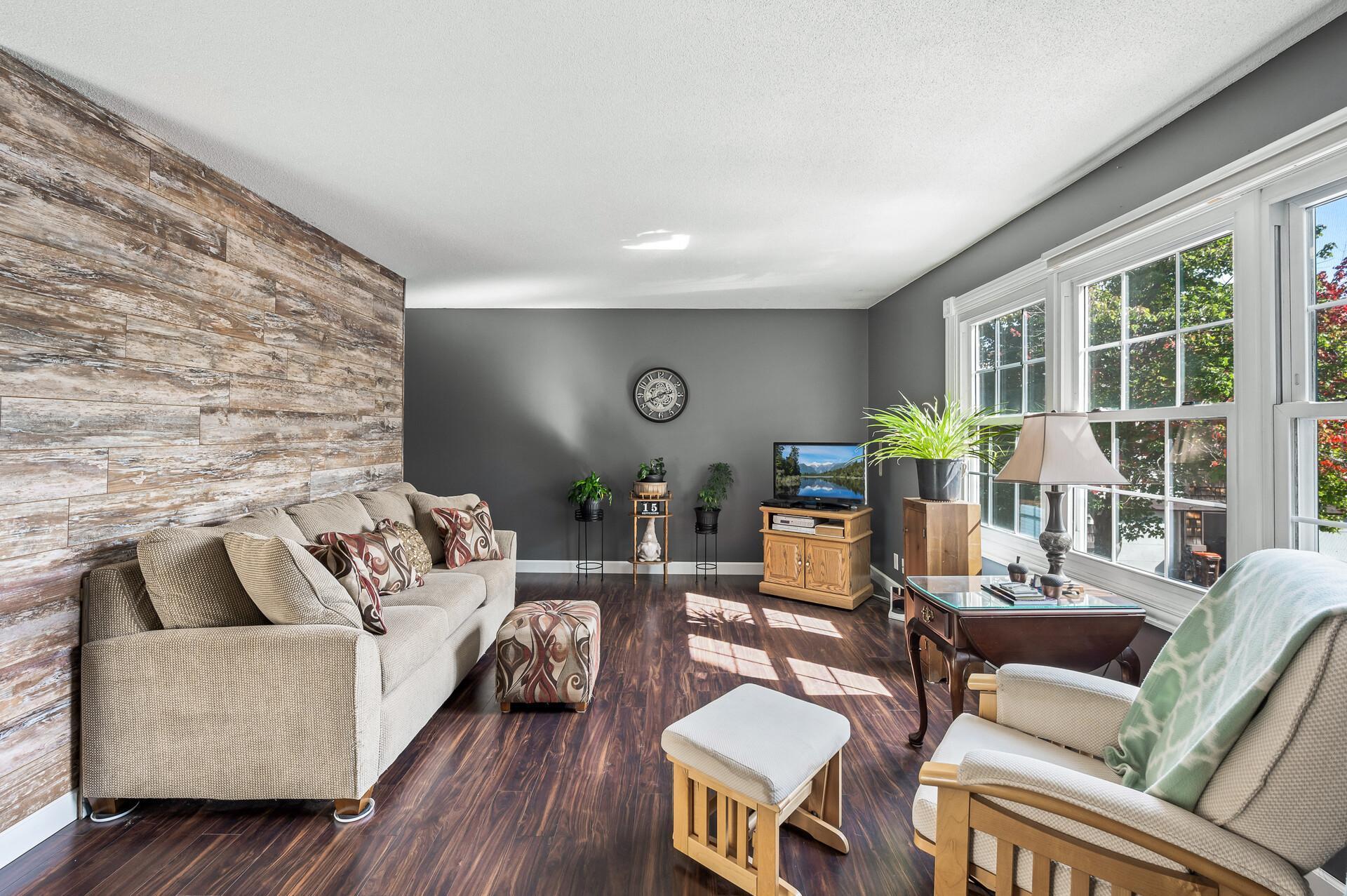 Grenwich Trl, Saint Paul, MN 55128