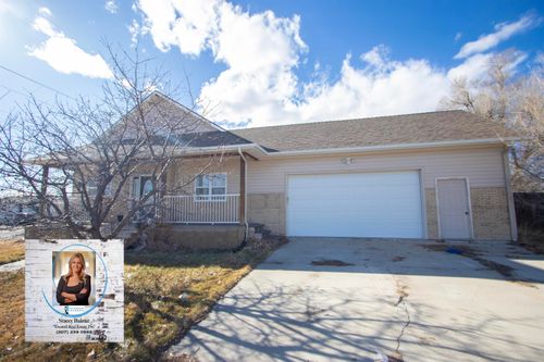 730 11th St, Douglas, WY, 82633-2715 | Card Image