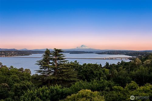 416 34th Ave, Seattle, WA, 98122-6408 | Card Image