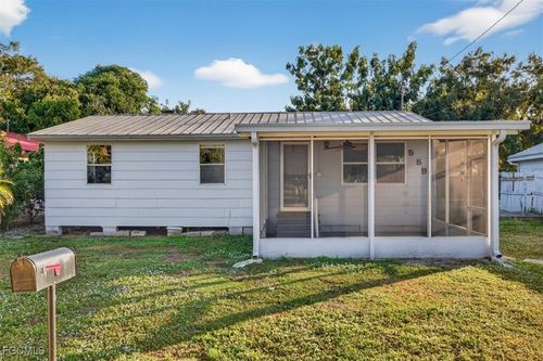 559 Clark St, NORTH FORT MYERS, FL, 33903-3311 | Card Image