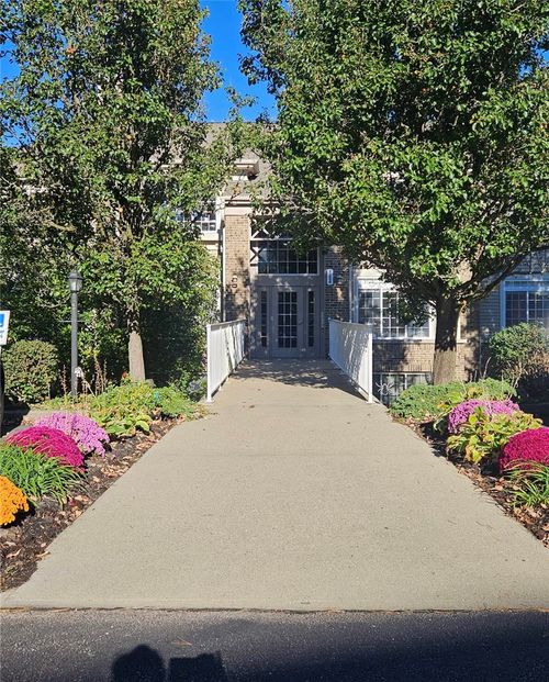 101-4230 Endeavor Dr, Colerain Twp, OH, 45252-2325 | Card Image