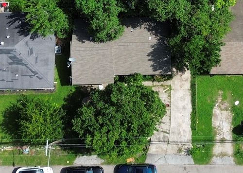 707 E 40th 1/2 St, Houston, TX, 77022-4605 | Card Image