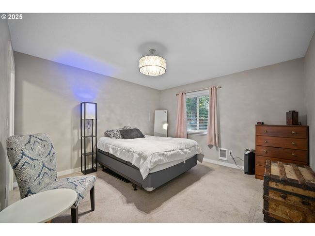 5582 Sw Murray Blvd, Condo with 2 bedrooms, 1 bathrooms and null parking in Beaverton OR | Image 11