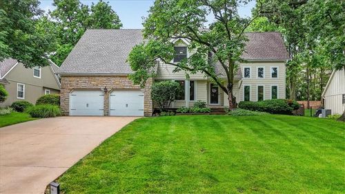 8336 Rosehill Rd, Lenexa, KS, 66215-2661 | Card Image