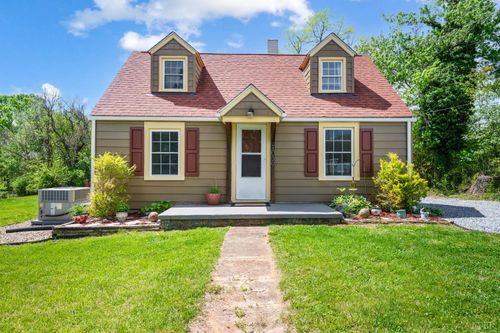 1039 Combs Cove Dr, Forest, VA, 24551-4179 | Card Image