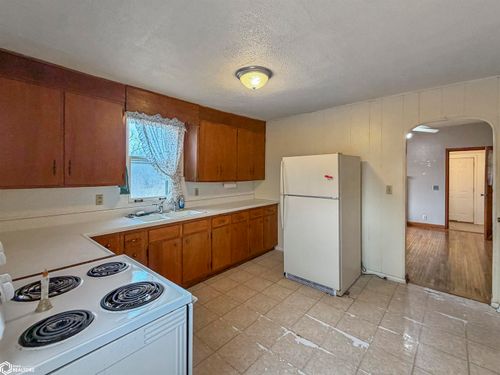 410 1st St, Traer, IA, 50675-1002 | Card Image