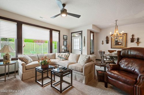 5-4583 Greenchain Loop, Coeur D Alene, ID, 83814-6268 | Card Image