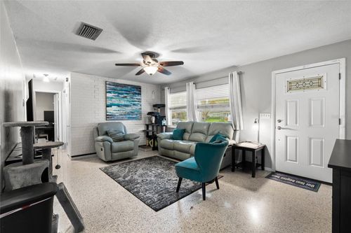 5705 45th Ave N, KENNETH CITY, FL, 33709-5317 | Card Image