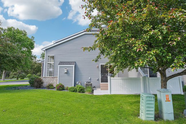 8774 Hastings Cir Ne, Townhouse with 3 bedrooms, 2 bathrooms and null parking in Blaine MN | Image 22