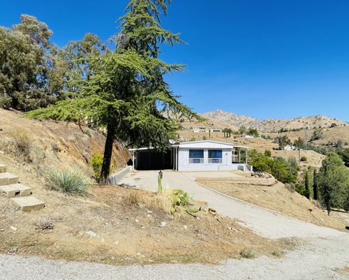 36 Tempo Tomayo Dr, Wofford Heights, CA, 93285 | Card Image