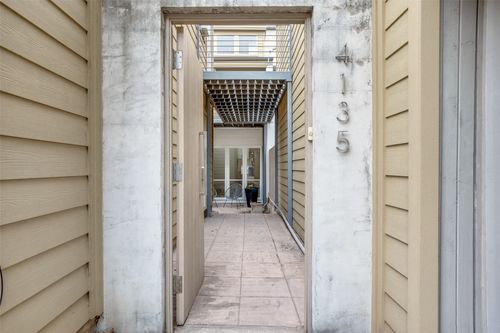 4135 Buena Vista St, Dallas, TX, 75204-7516 | Card Image