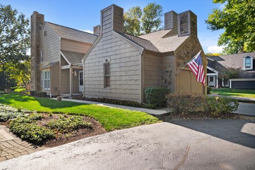55 Whittington Crse, St. Charles, IL, 60174-5786 | Card Image