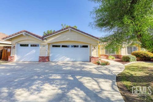 11004 Lakewood Ct, Bakersfield, CA, 93312-8638 | Card Image